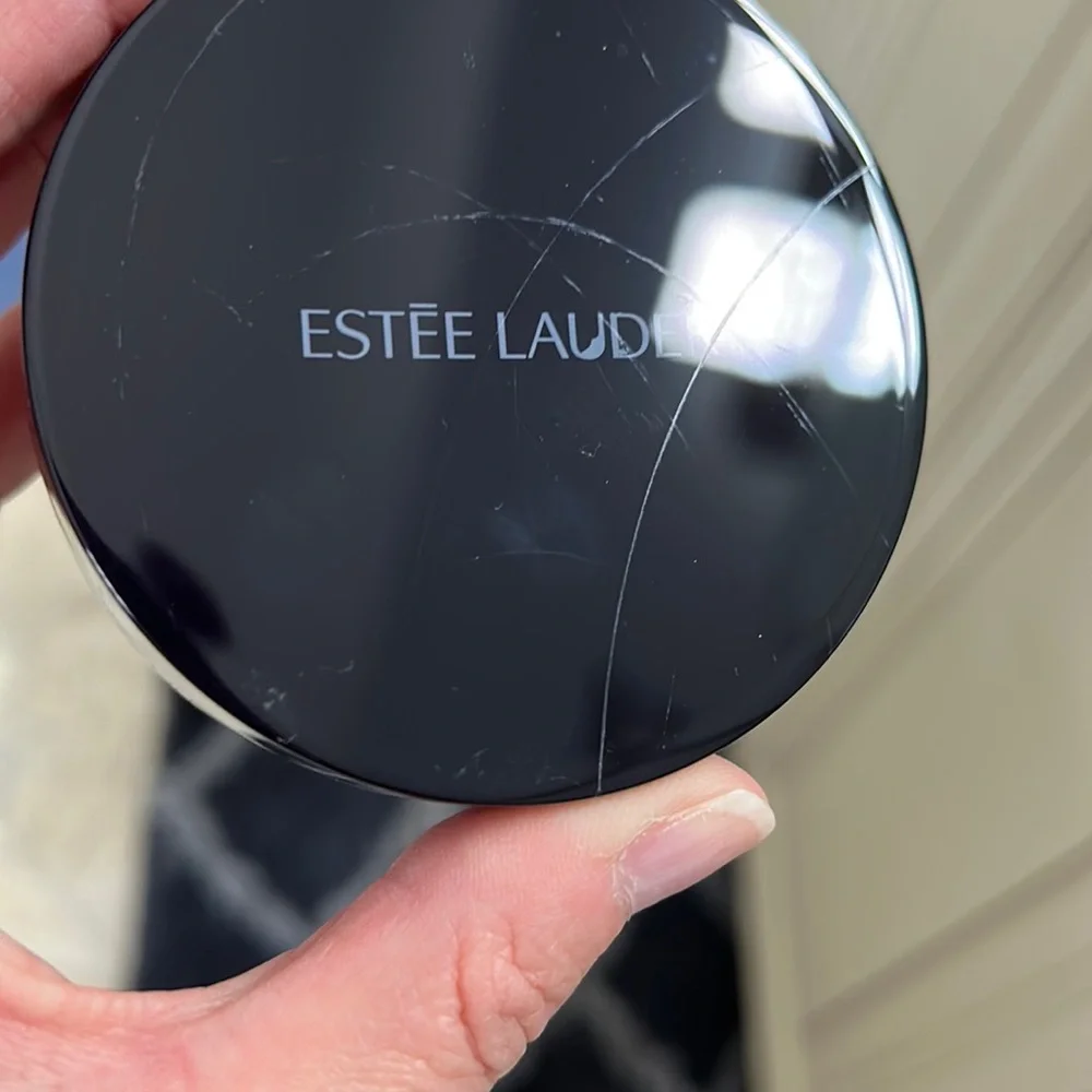 Estée Lauder Set Blur Finish Perfecting Pressed Powder-Translucent - Picture 4 of 6